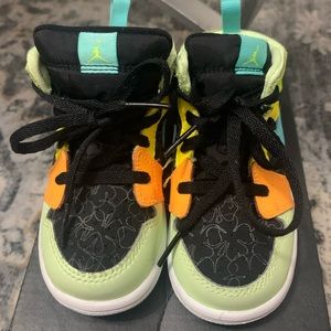 Air Jordan 1 Mid SE -TD- 'Lucky Charm'